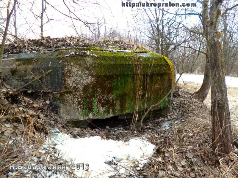 Западная амбразура