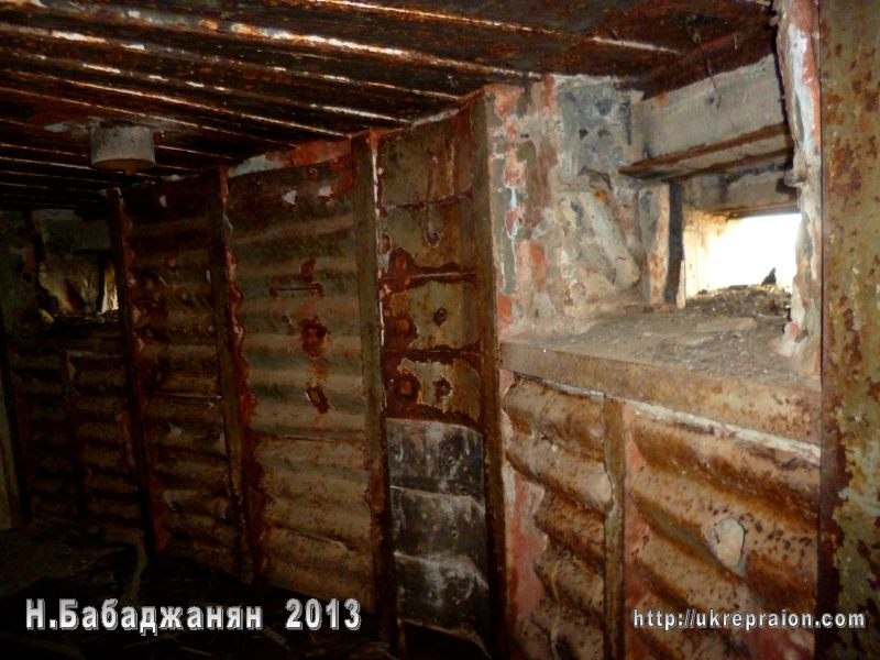 Неповреждённые внутренние стены казематов АНП