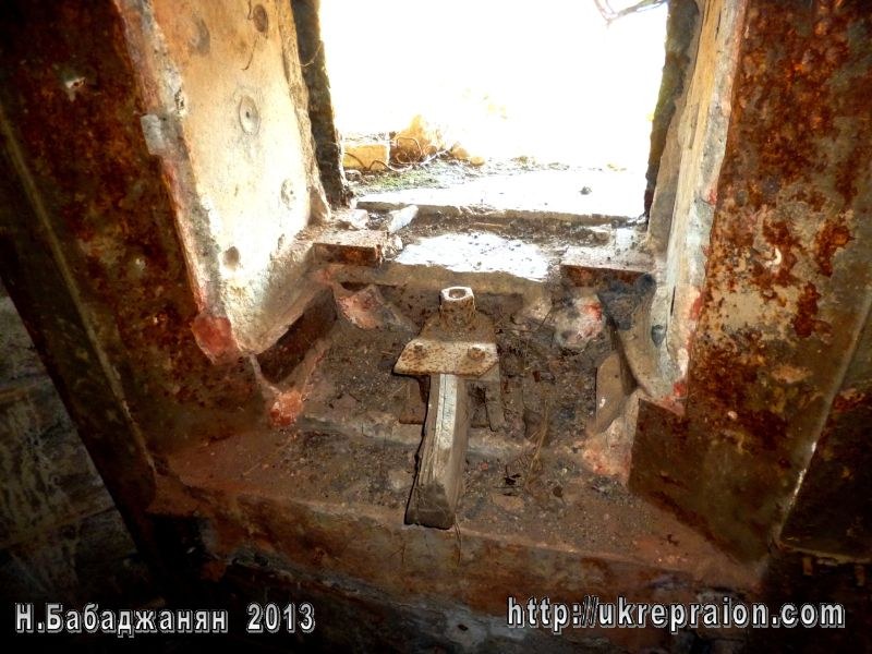058_leur_ostatki_pulemetnogo_stanka